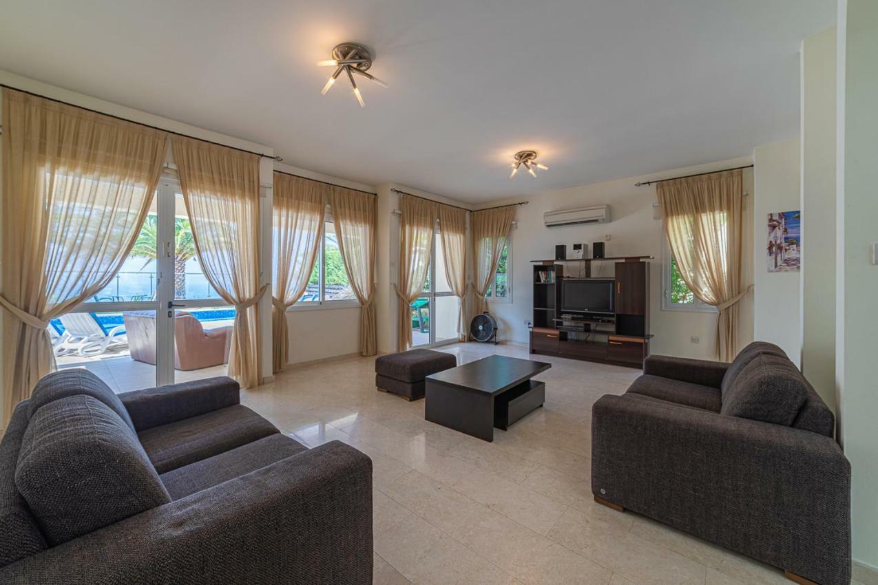Villa Sunrise 11 Coral Bay Exterior photo